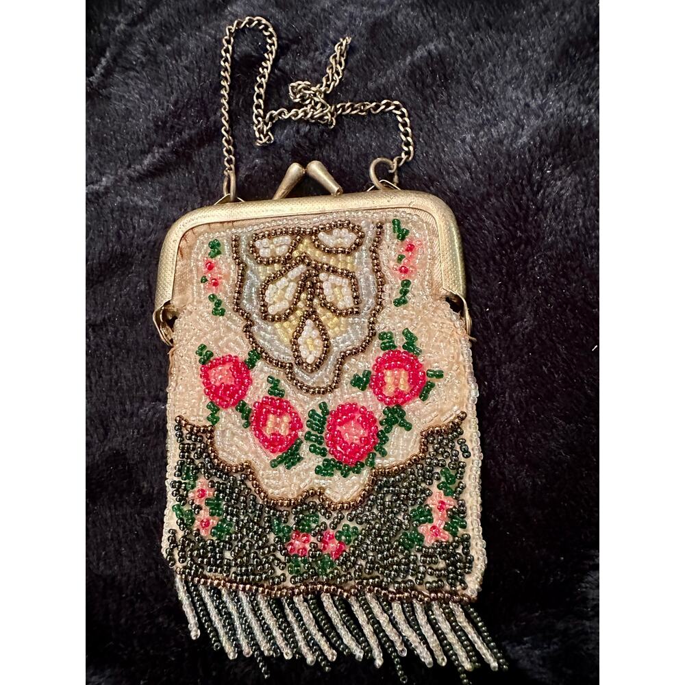 VINTAGE 20'S-30'S FLAPPER FLORAL FRINGED HAND BEADED PURSE ON CHAIN, UNUSED